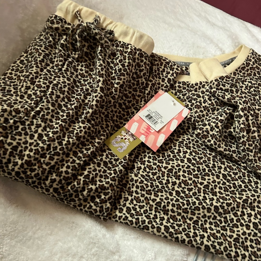 Mukluks 2 piece leopard print butter knit pajama set